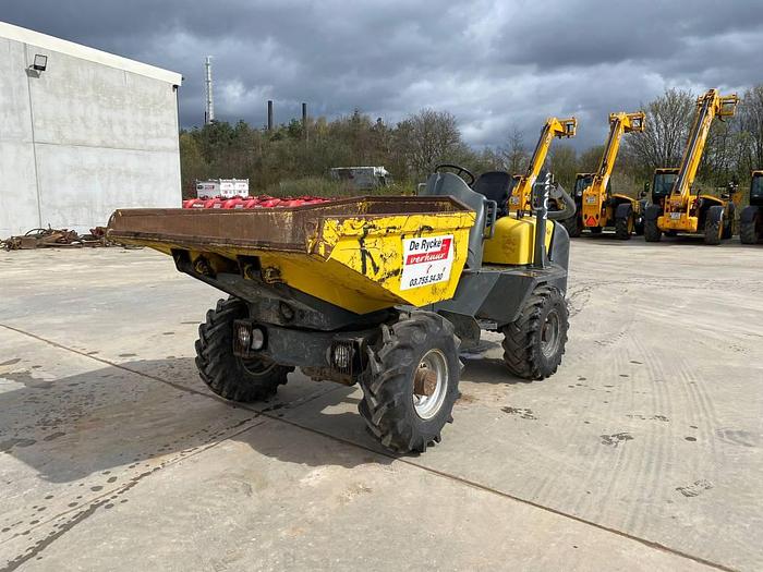 Used Neuson 3001 2014