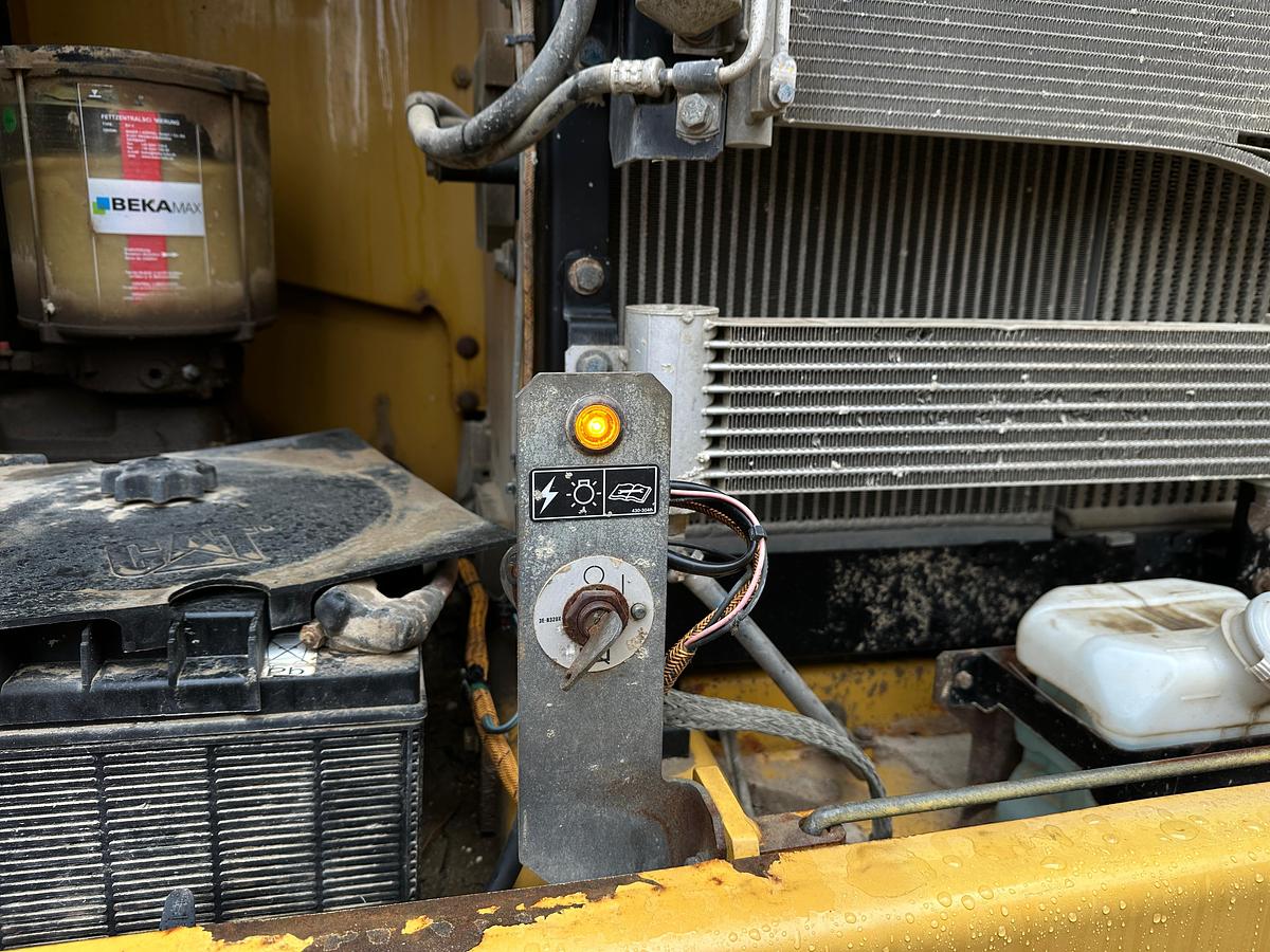 Used Catterpillar 320FL 2017