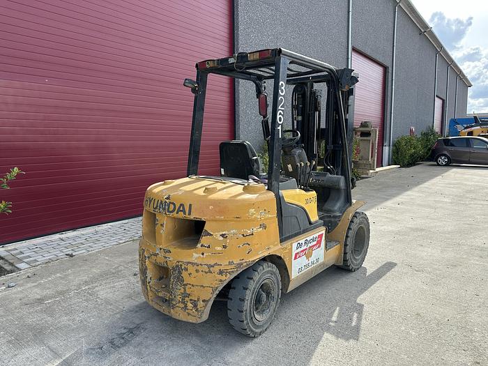 Used Hyundai 30D-7E 2012