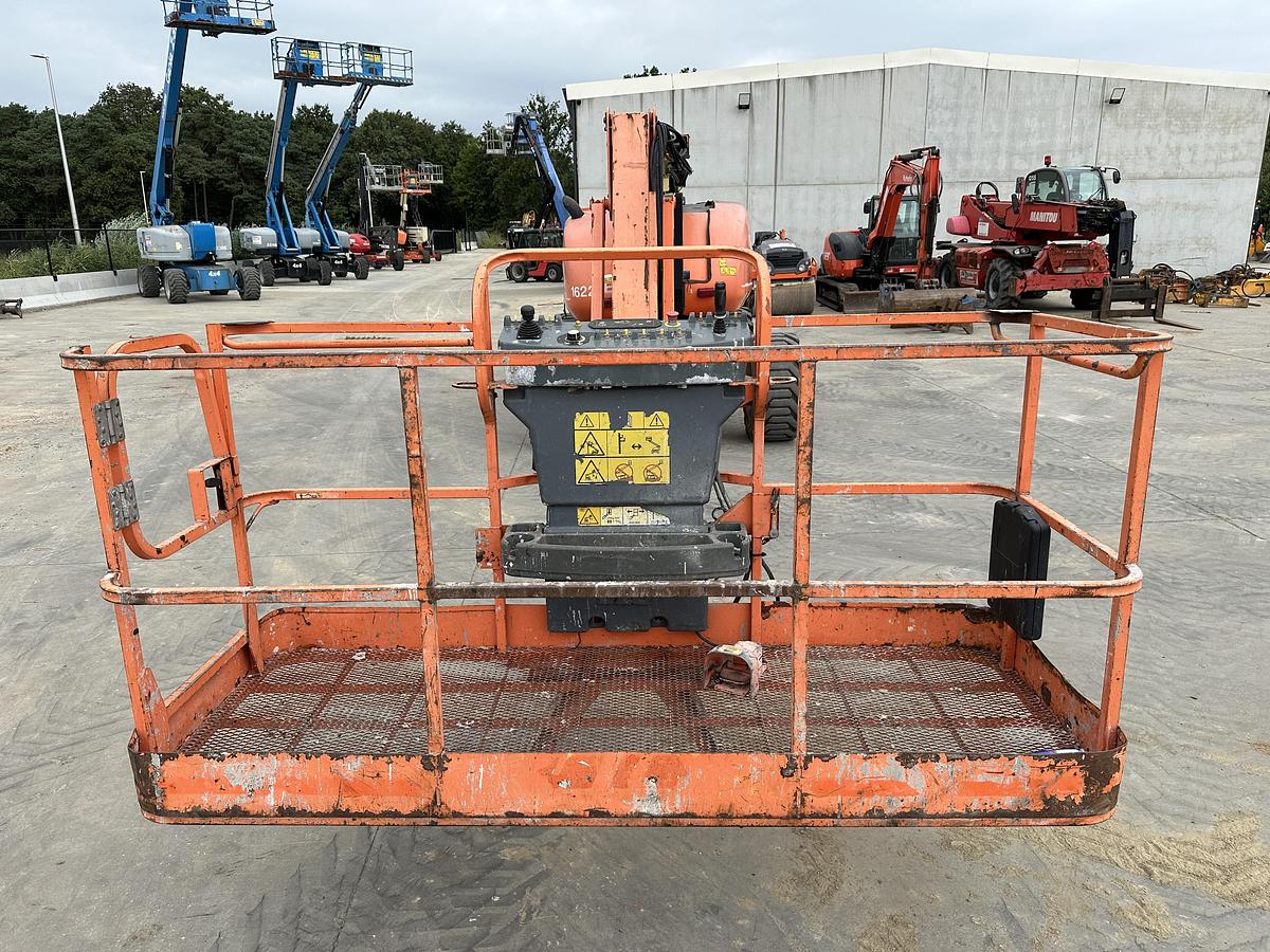 Used JLG 800AJ 2011