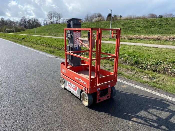 Used SkyJack SJ12 2013
