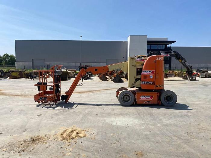 Used JLG E 300 AJP