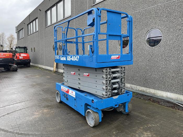 Used GENIE GS4047 2016