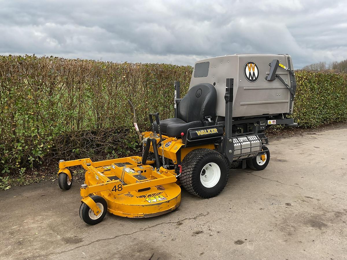 Gebruikt 2020 Walker zitmaaier MT23-33