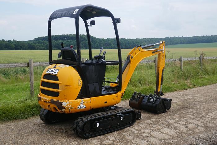 Used 2015 JCB 8018 CTS