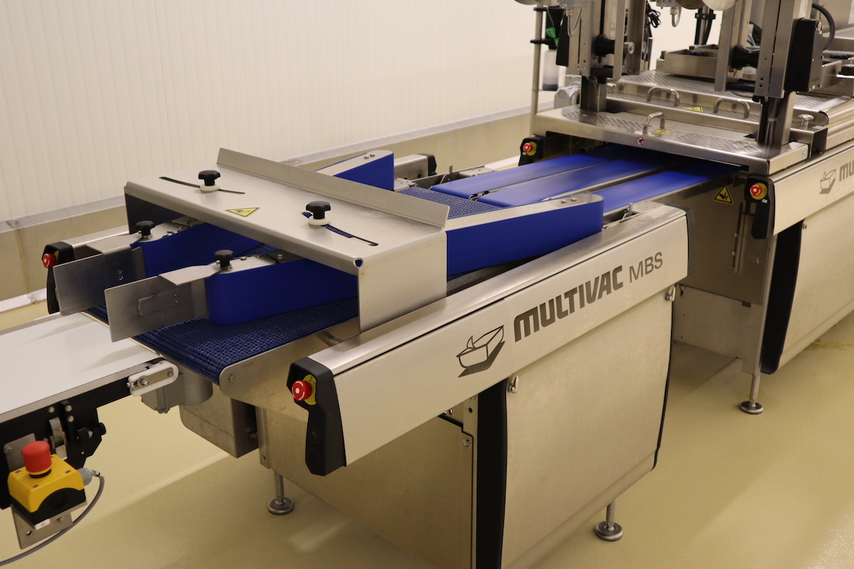Used Multivac R535 thermoformer with Mettler Toledo inspection