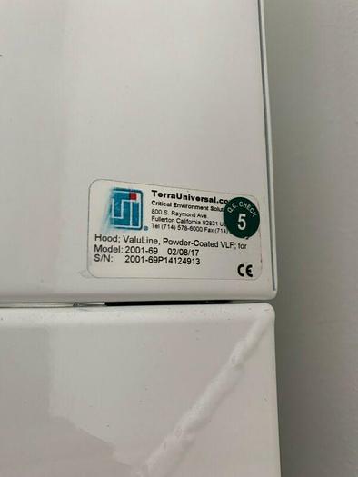 Used Terra Universal 2001-69 ValuLine Vertical 30" x 36" x 73" Laminar Flow Station