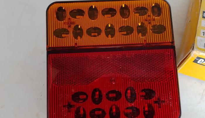 Farol Seta Caterpillar 366-7920