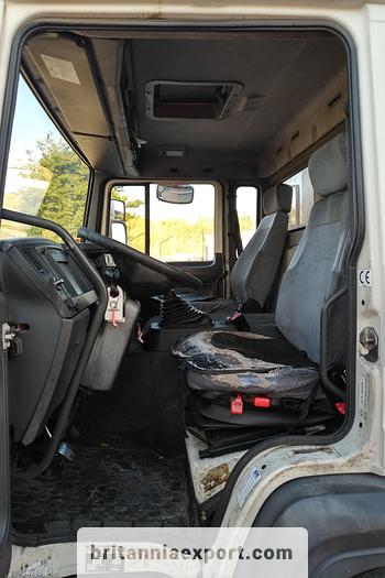 Used 2003 VOLVO FL 220 15 ton refrigerated truck