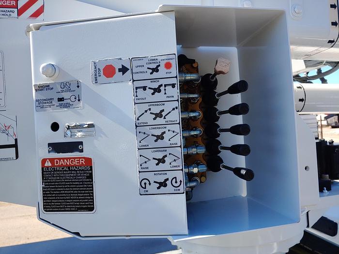 Used Altec AT40-MH 45ft Bucket Boom on 2016 Ford F550 4x4 Reg Cab Utility Truck - 05890