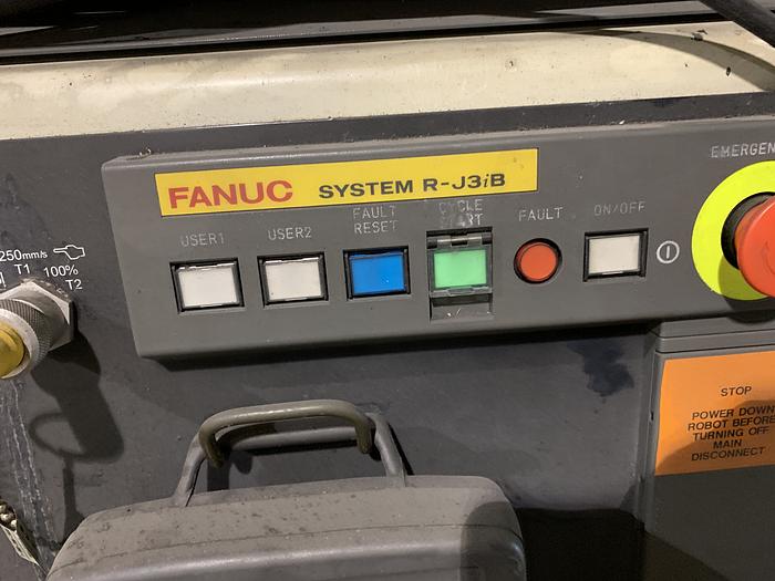 Used FANUC S-500iB 15KG X 2757MM REACH 6 AXIS CNC ROBOT