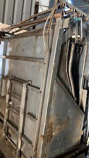 Used STANDARD BEEF STUN BOX