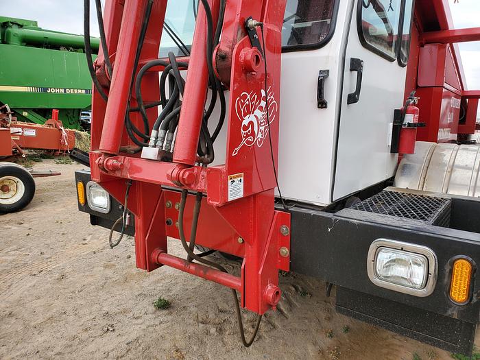 Used 2004 Stinger 4400 Bale Stacker