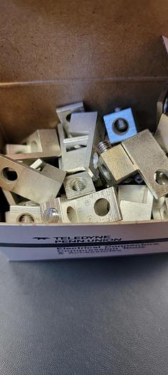 NEW LA-6  ALUMINUM SOLDERLESS LUGS 50QTY 785037-44608, 1/4" (101)