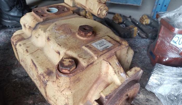 Usado Bomba Hidraulica Caterpillar 246-4486 / 369-7134