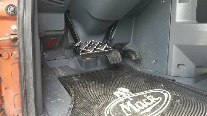 Used 2015 Mack CHU613