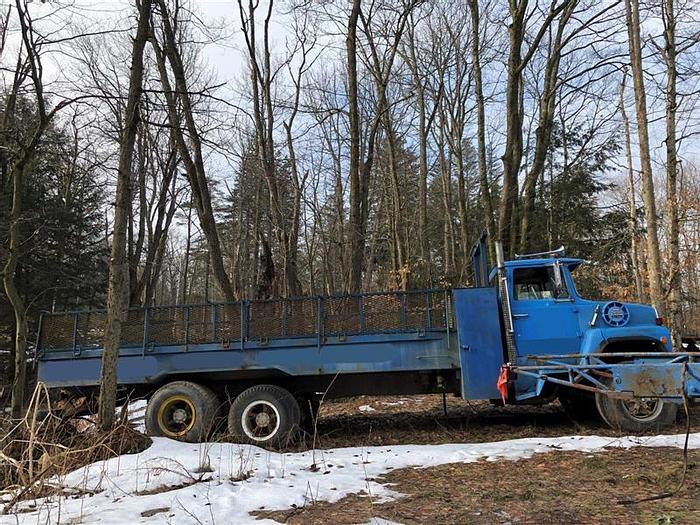 Used Ford 2200 Gallon Flatbed Water Truck