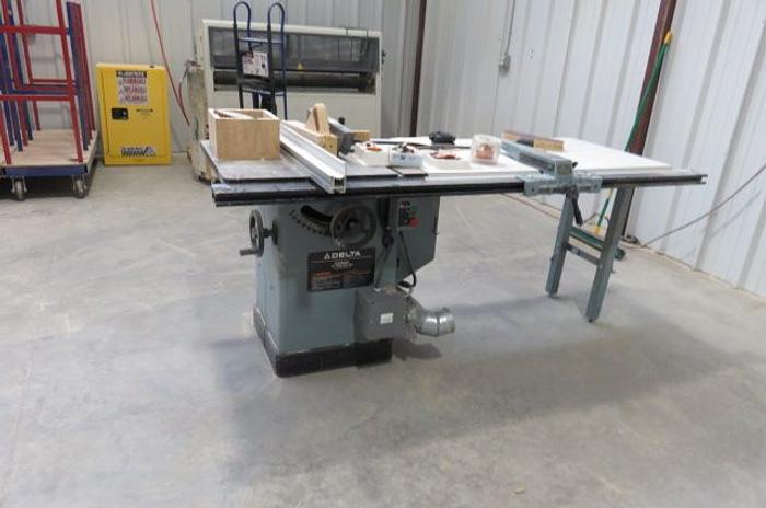 Delta 10″ Unisaw with Delta 52″ Unifence