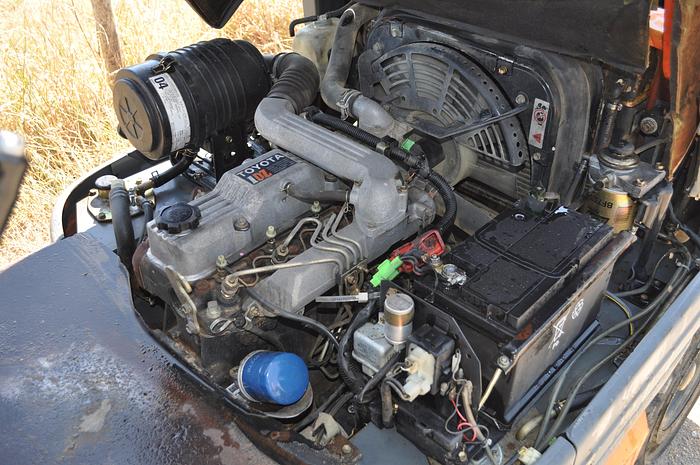 Used 1998 TOYOTA 2.5 TONNE