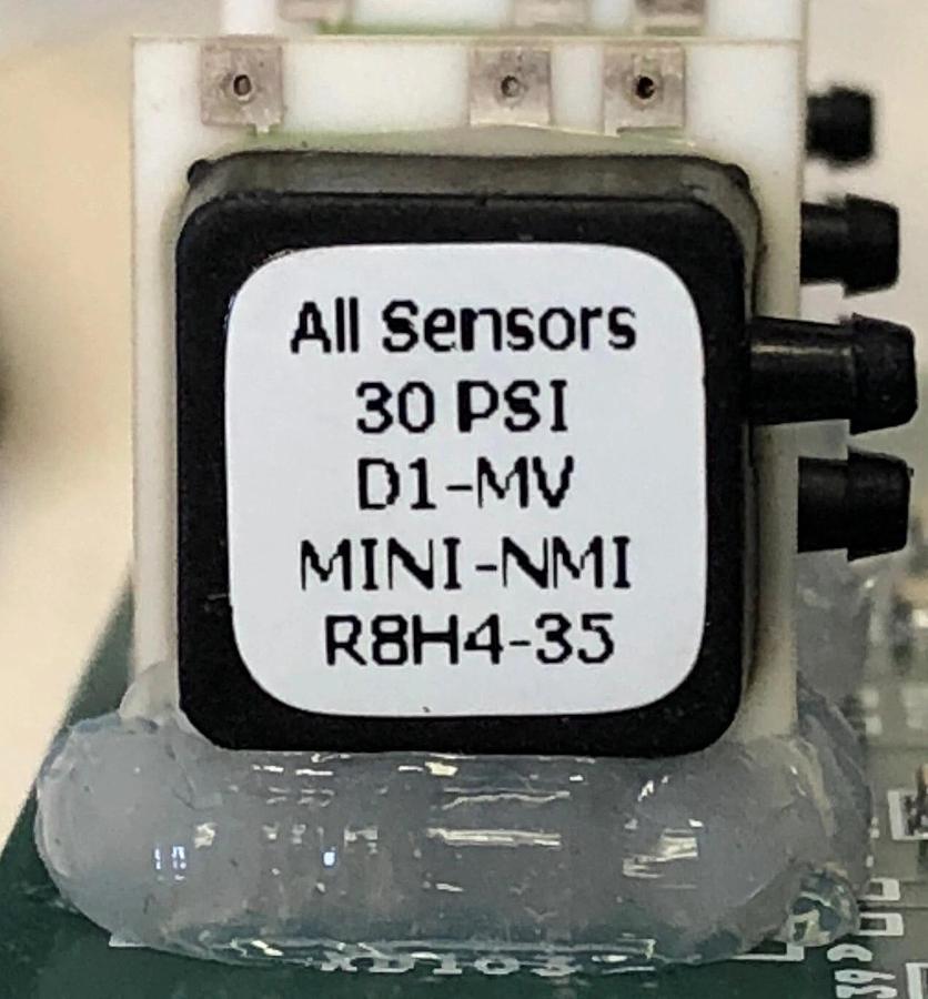 Medtronic Newport e360 PCB2104A analog transducers set of 5