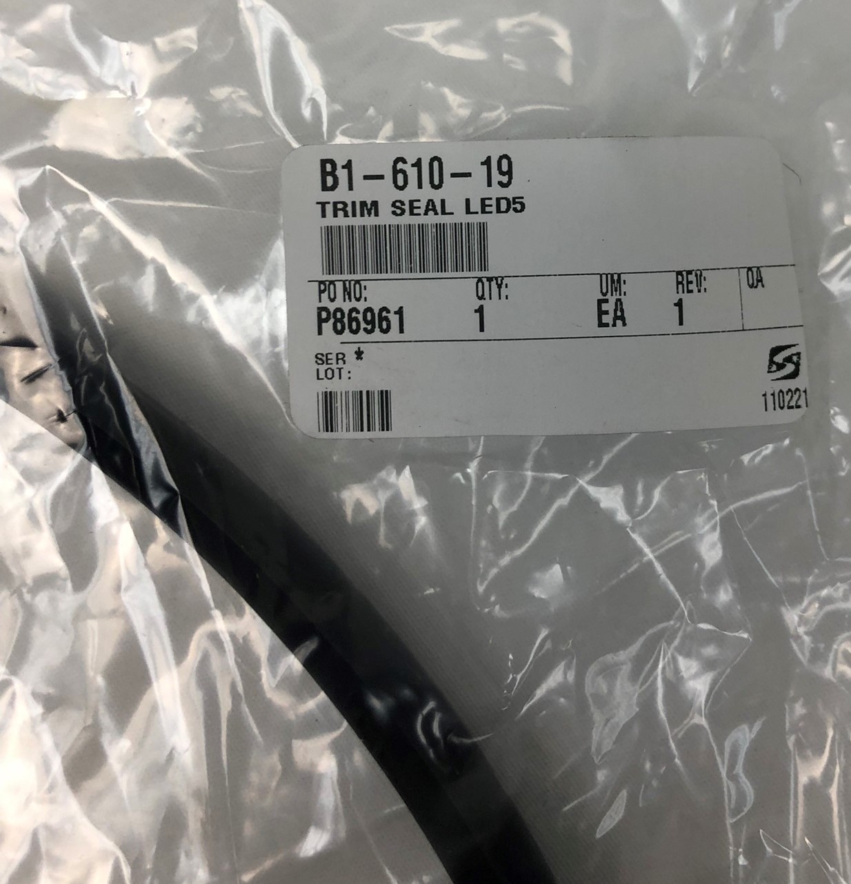Skytron Aurora 3 AUT5 Light Head trim seal