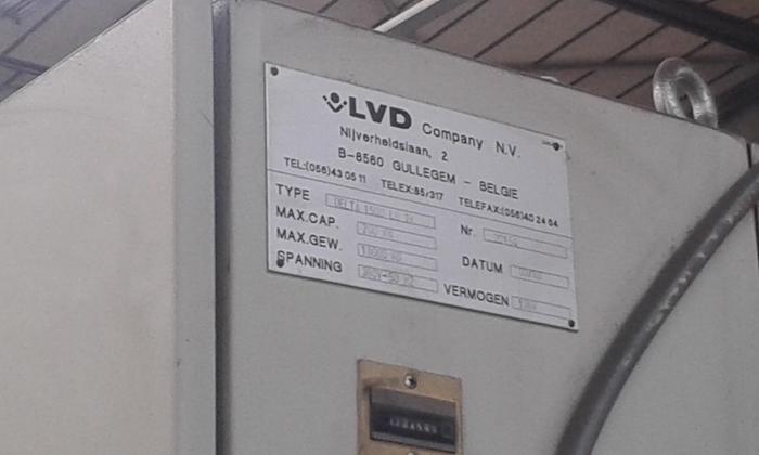 Usato PUNZONATRICE AUTOMATICA LVD DELTA  1500 LB TK