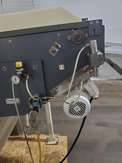 Used Safeline Metal detector 11"x 4"