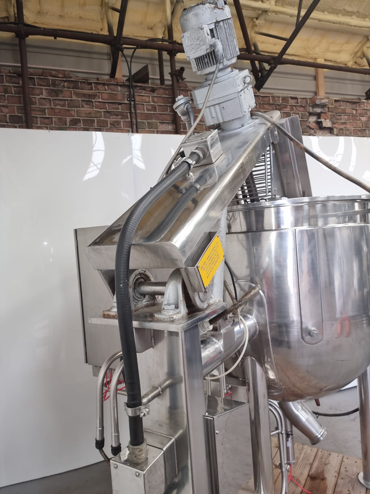 Used B P Skermann steam heated mixing vessel