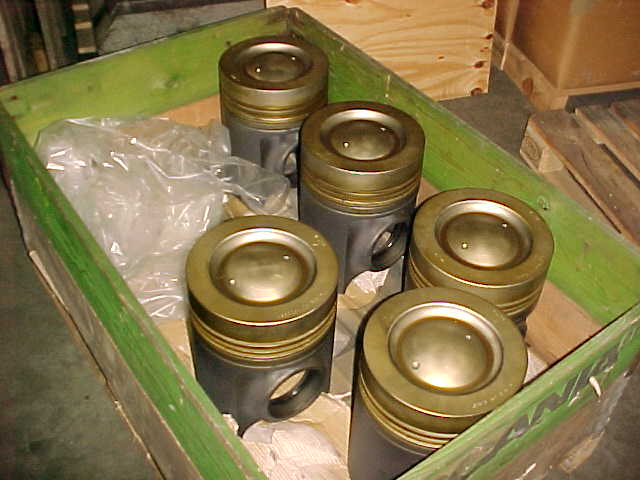 Used PISTONS WARTSILA W26 / 6L26