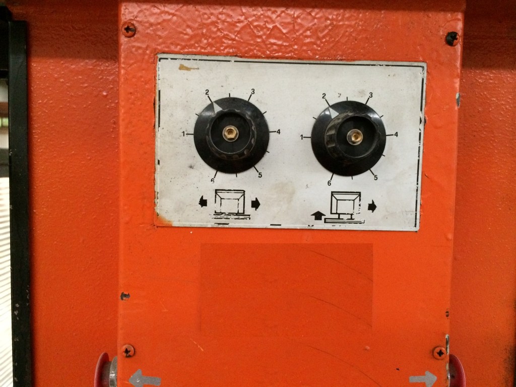 Used Fipi brand die-cutting press, for fabric, leather, leather and the like.