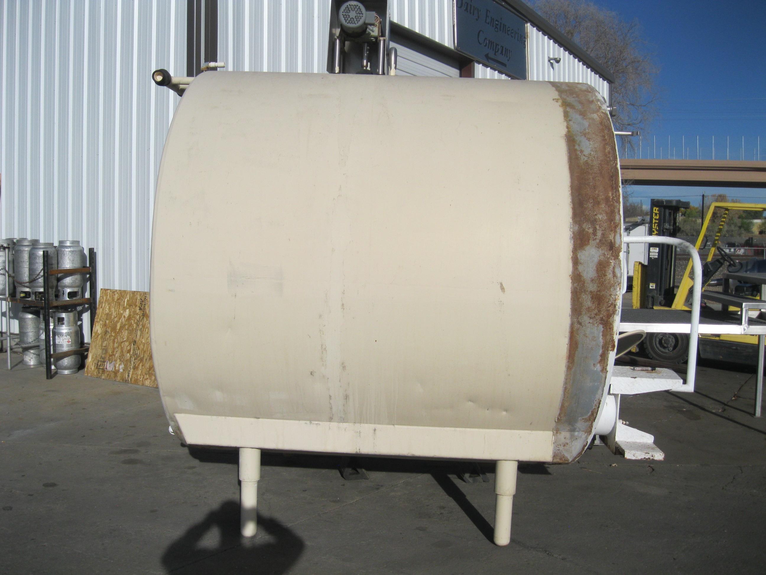 Refurbished 2000 GALLON STORAGE TANK WITH AGITATION AND COLD WALL