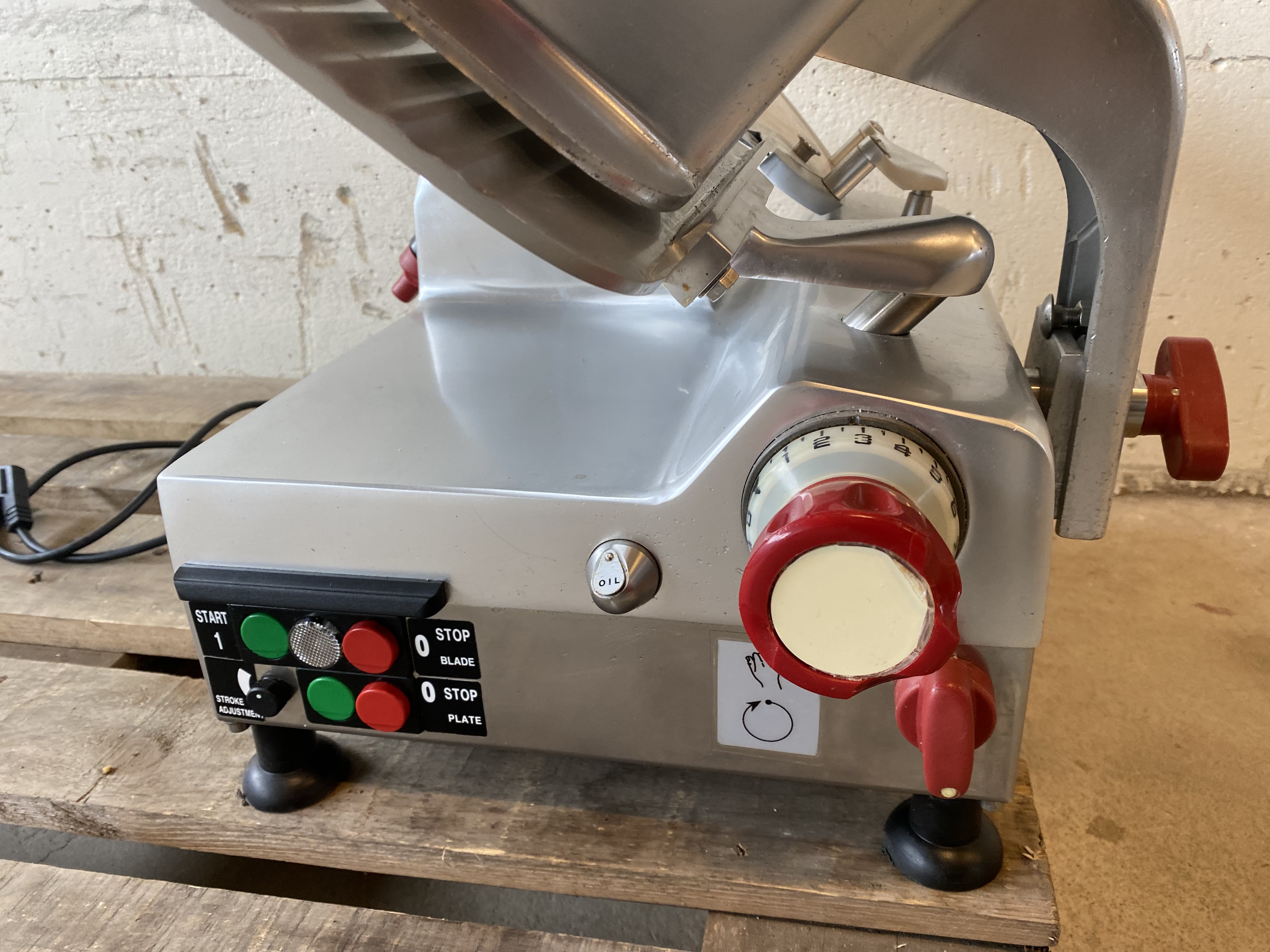 Begagnad Berkel Slicer-831 Semi Auto 300 #1563