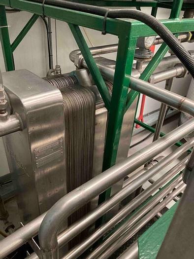 D'occasion COMPLETE FILLING AND CAPPING SYSTEM