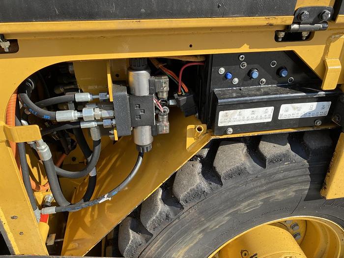 Usato 2015 CATERPILLAR AP 300D