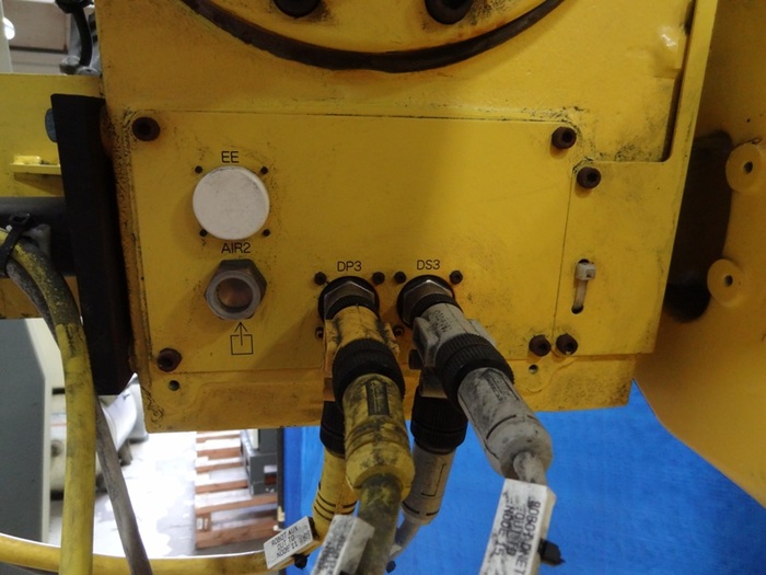 Used FANUC R2000iB/165F 6 AXIS CNC ROBOT