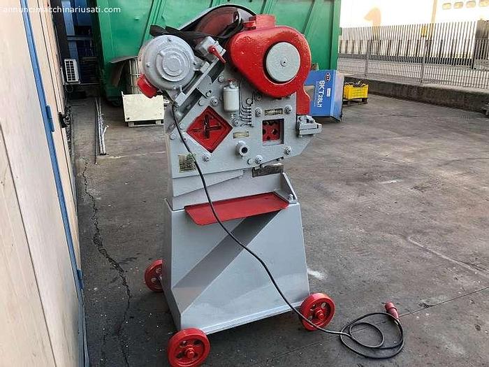 Usato PUNZONATRICE / TAGLIAFERRI OMERA