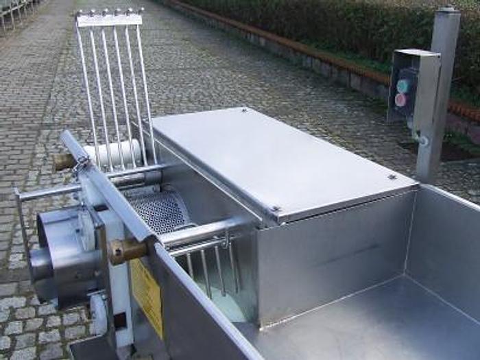 Used Separator for separating meat from bones, bones and tendons, "Baader" 697