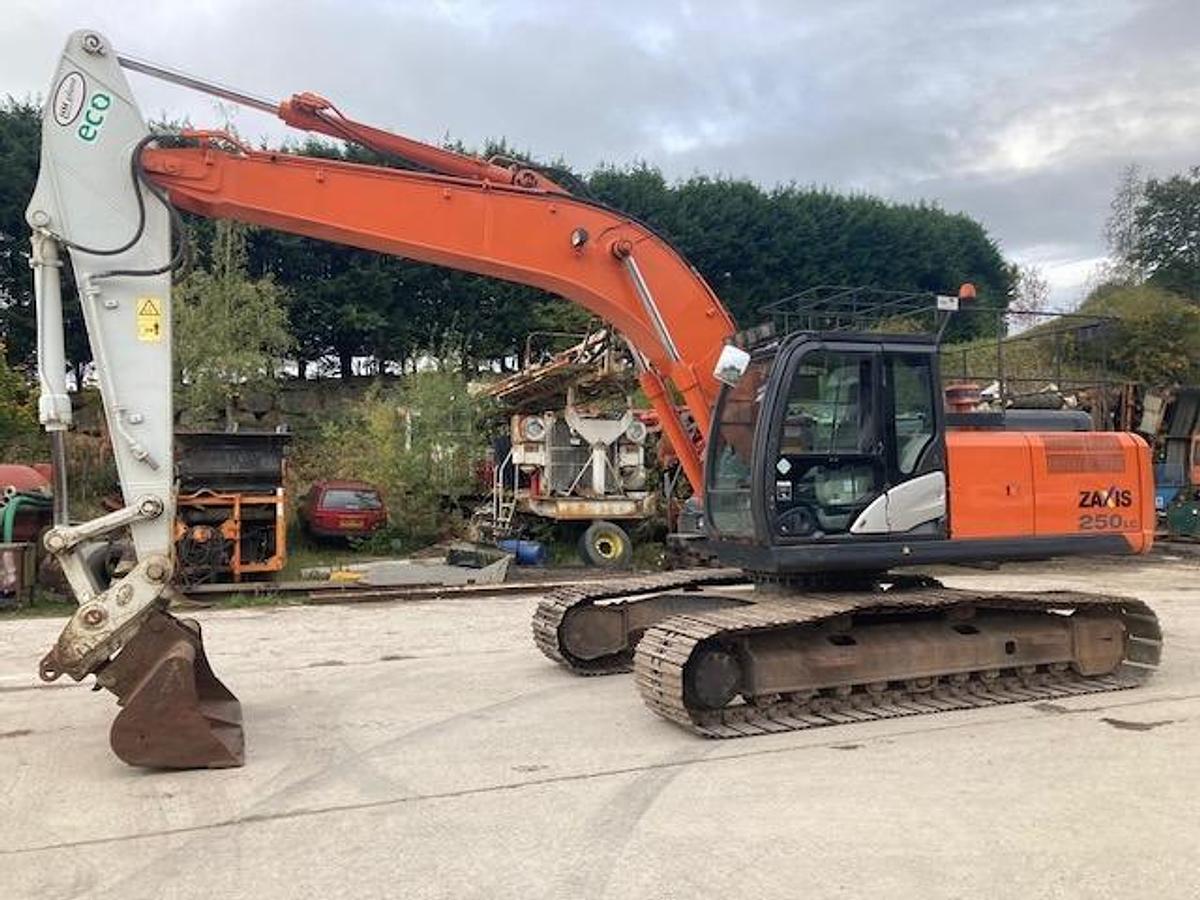 Used 2014 Hitachi ZX250LC