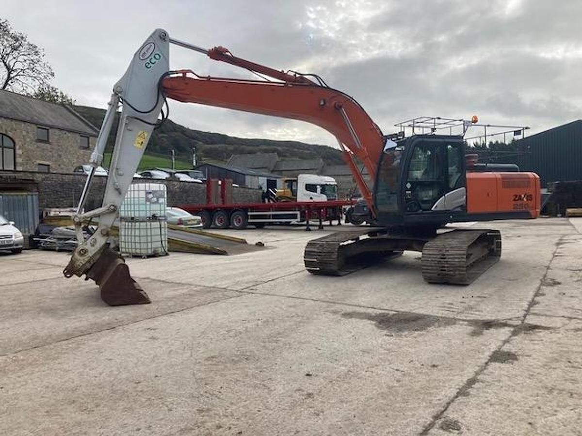 Used 2014 Hitachi ZX250LC