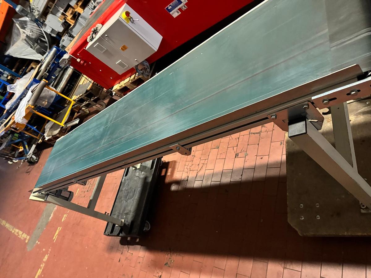 Used Schunk Fördertechnik GmbH Gurtbandförderer, Gurtband, Förderband, 2560 mm