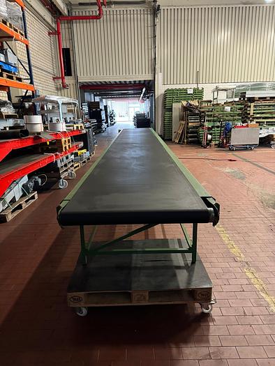 Gebraucht 8,12 Meter Förderband/ Gurtband/ Fördertechnik motorisiert