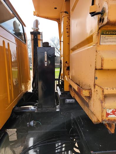 Used 2002 International 4900