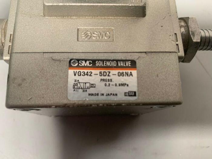 Used SMC VG342-5DZ-06NA 3 Port Poppet Tyle Valve w/ SMC V0307-5DZ1-X84 Solenoid Valve