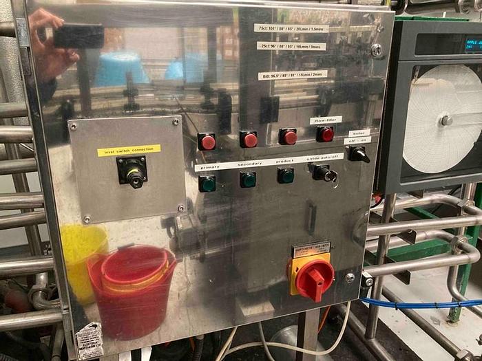 D'occasion COMPLETE FILLING AND CAPPING SYSTEM