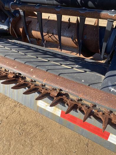 Used 2010 40' MacDon FD70 Draper Header
