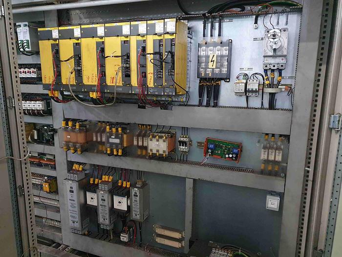 Usato TORNIO VERTICALE TOS SKIQ 8 CNC