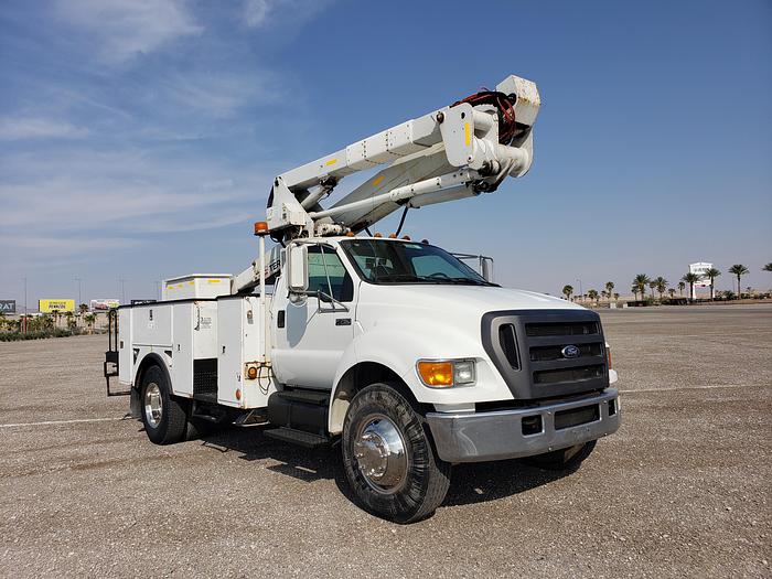 Used Ready to work NICE! 2006 Ford F750 4x4 with Terex TL50 HI- Ranger Bucket Truck