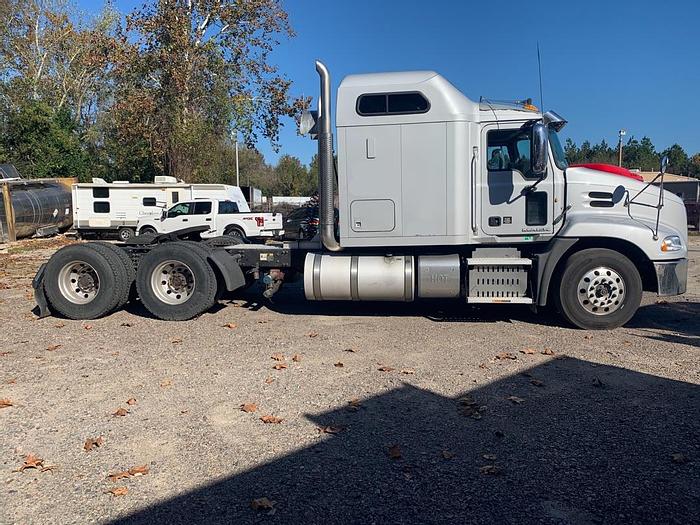 Used 2013 MACK CXU613