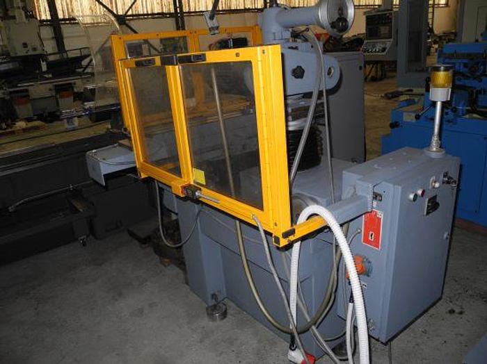 Usato Affilatrice-rettificatrice universale TACCHELLA 40LN