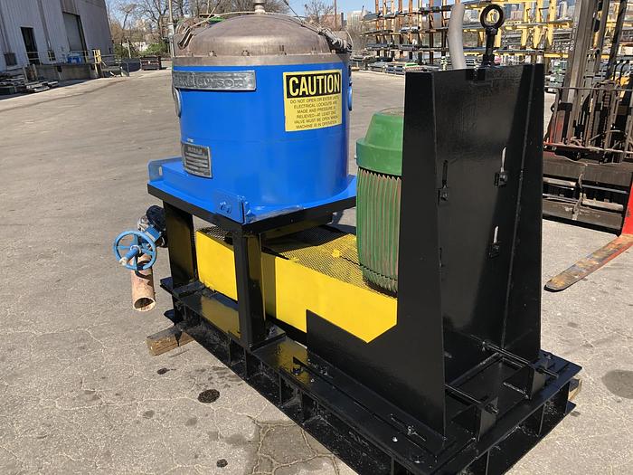 Used BLACK CLAWSON UV 100 PRESSURE  SCREEN  S/S  40HP